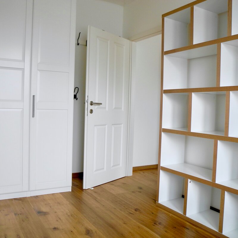bedroom with shelf | © Tillbert Strahl