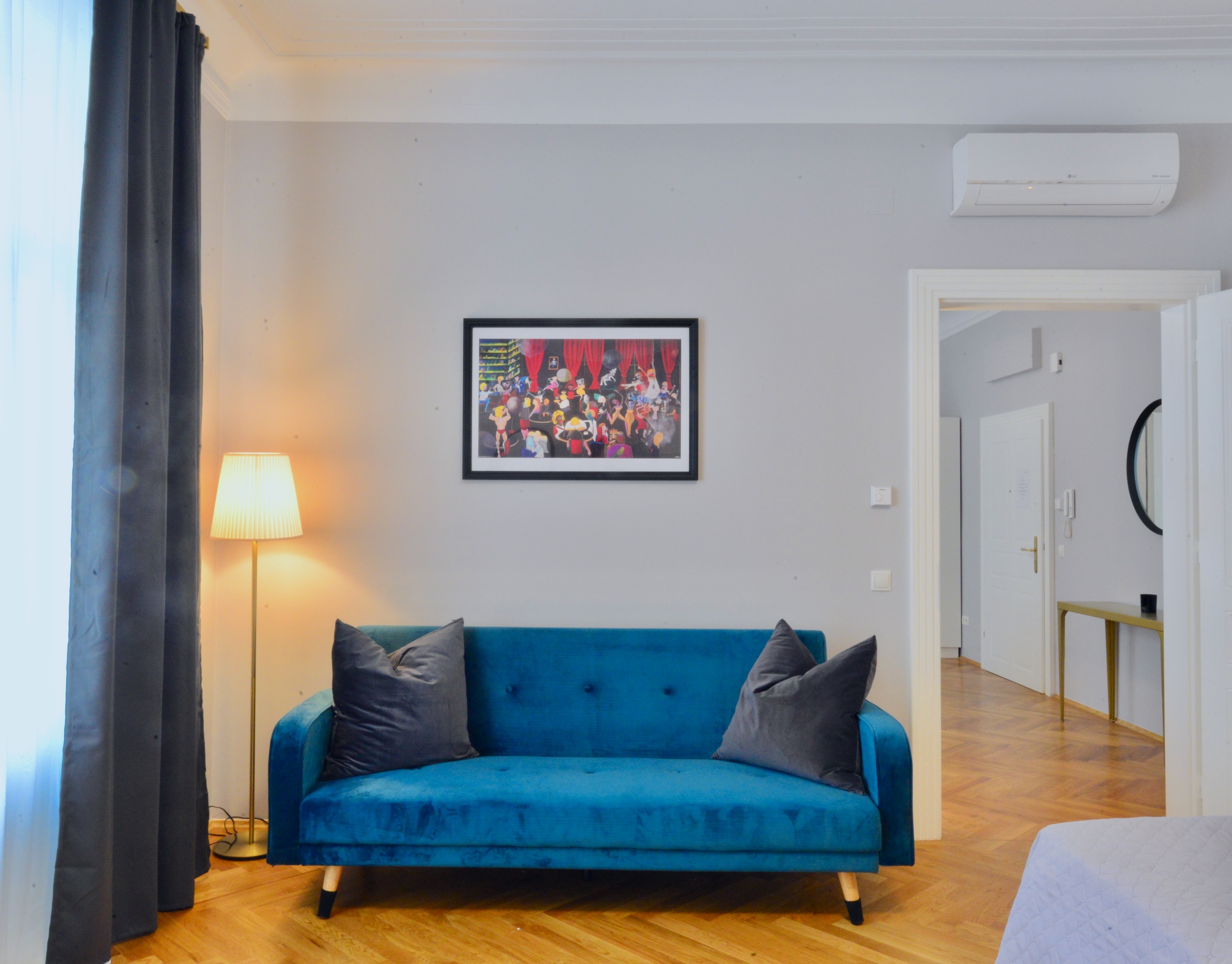 Sofa im Master-Bedroom links