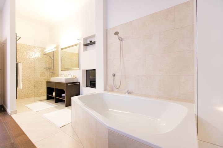 Badewanne & Dusche