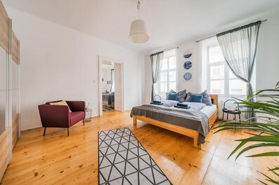 Schlafzimmer 1