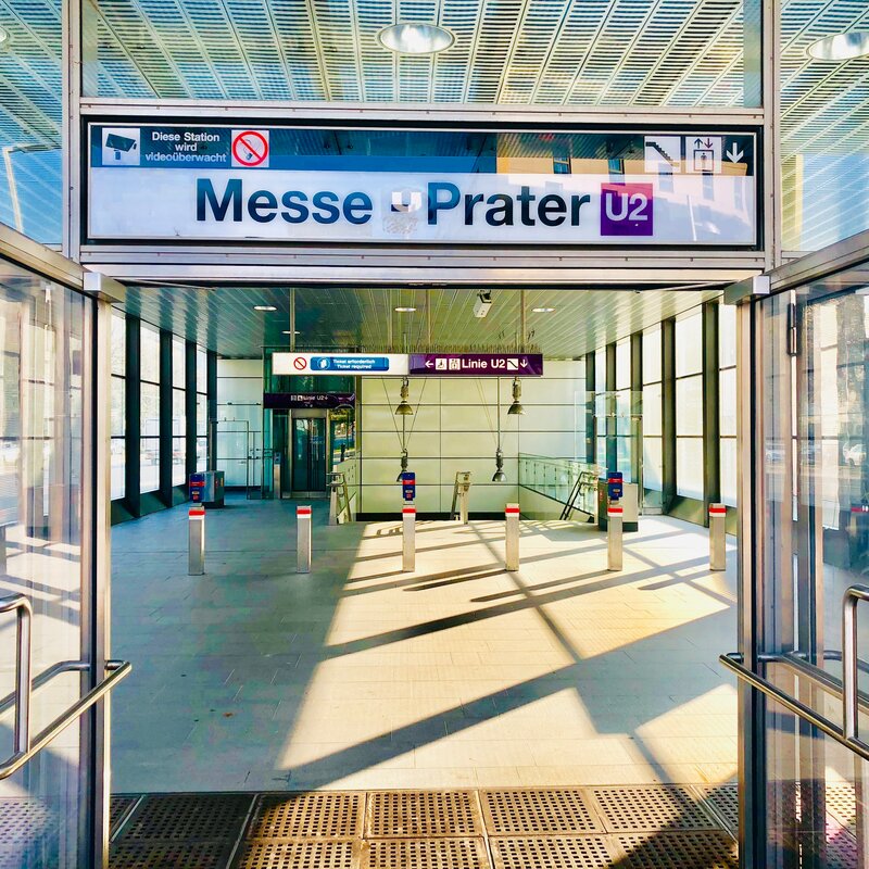 Underground station U2