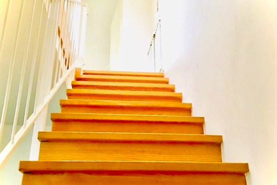 Treppen ins Obergeschoß